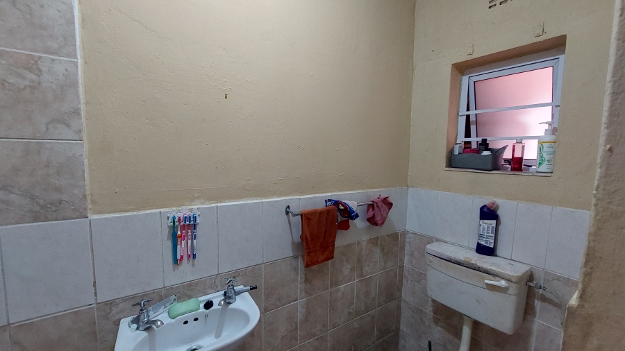 5 Bedroom Property for Sale in Ravensmead Western Cape